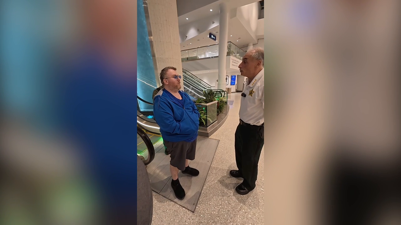 Florida Sheriff Confronts Man Extradited For Alleged Death Threats He ...